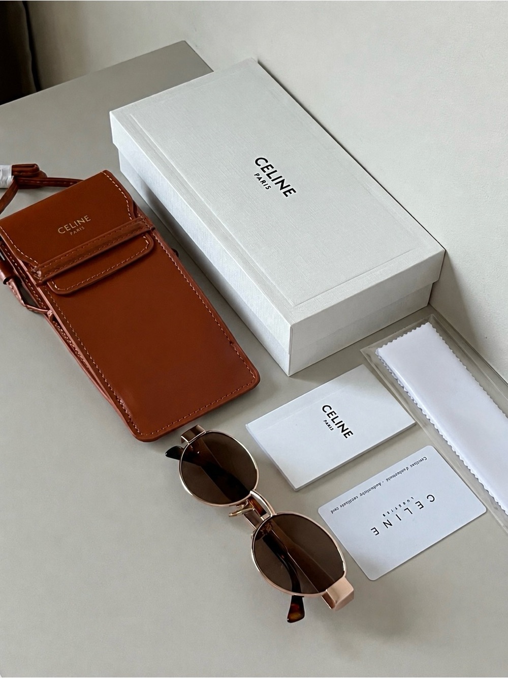 Celine Triomphe Metal 01
Sunglasses Brown Lens Rose
Gold Frame - Picture 16 of 16